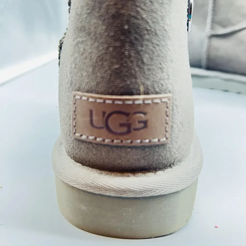 UGG Boots Womens 7 Gray Suede Shearling Lined Ankle Zip Winter Booties Shoes